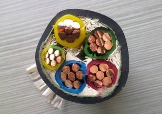 上海起帆电线电缆厂家简单说一下关于电线电缆的一些根本的维护层情况.jpg